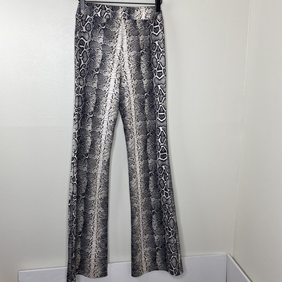 Snakeskin Reptile Print Bell Bottom Boot Leg Pants size S - Picture 1 of 8